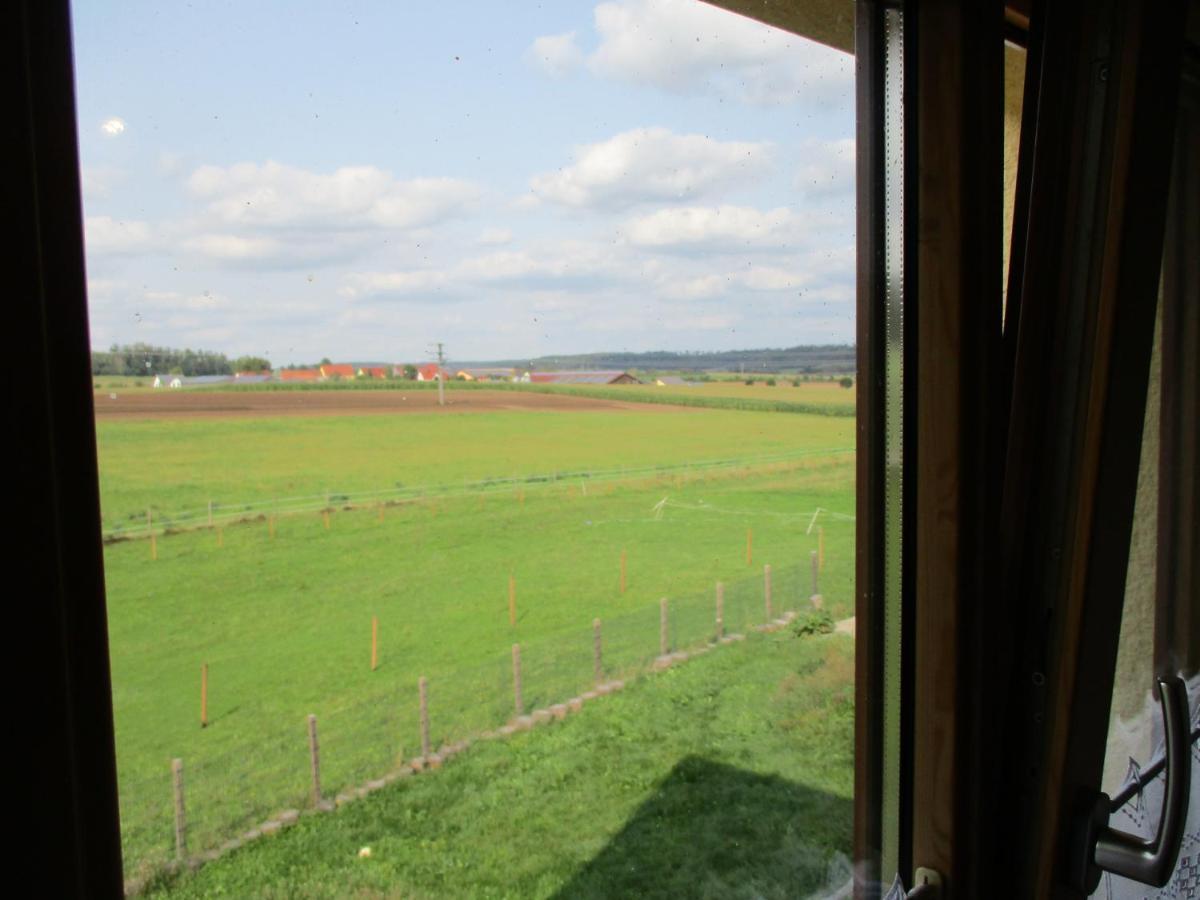 Ferienwohnung Roesch Фойхтванґен Екстер'єр фото