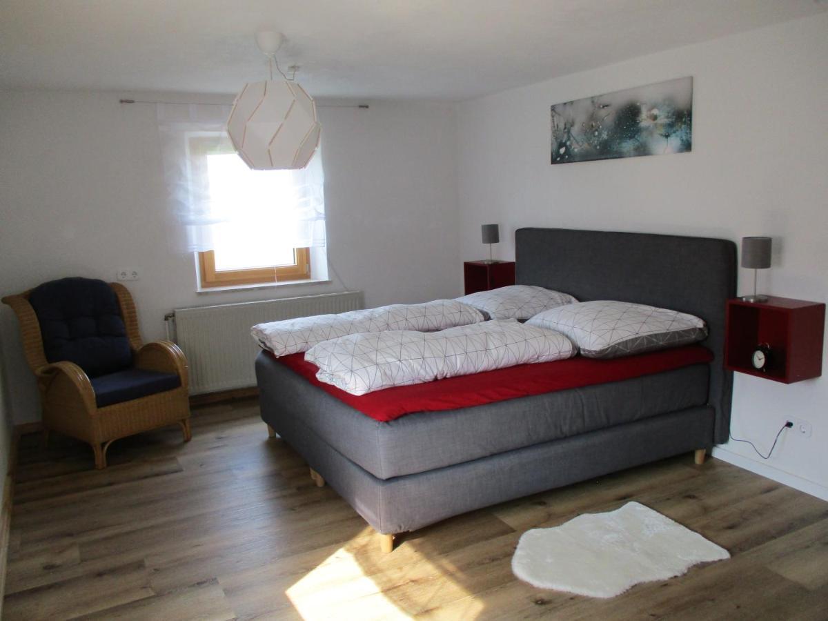 Ferienwohnung Roesch Фойхтванґен Екстер'єр фото